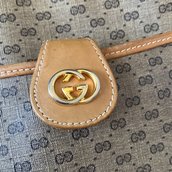 “Gucci” crossbody purse - Picture 2 of 11